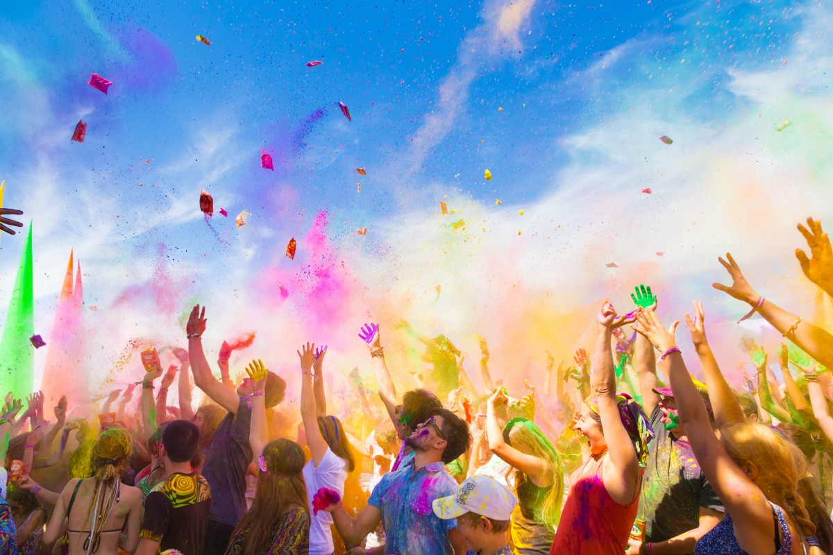 Host A Color Blaze 5k Run With The Help Of Wholesale Color Powder