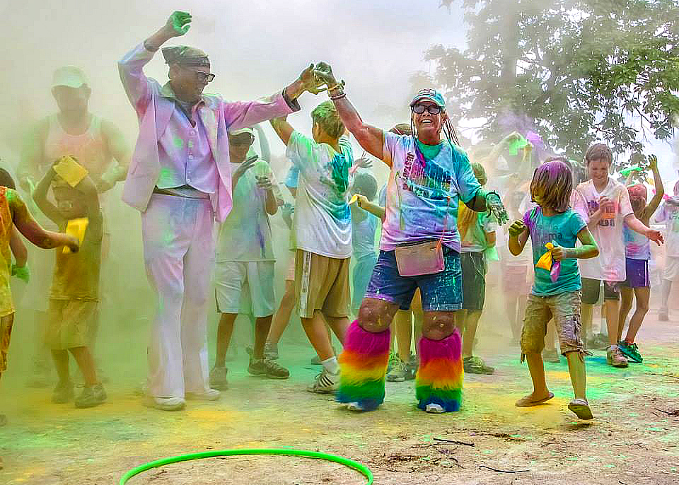 Organize a Colour Run Fundraiser for Charity with powder paint